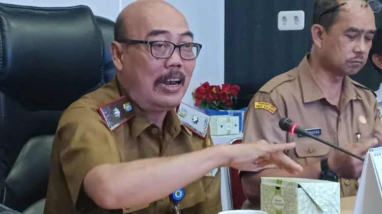 Sekda Sintang Kritik Menteri Kehutanan Raja Juli Tangani Karhutla