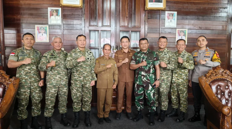 Sinergi Pemkab dan TNI, Bupati Sintang: Minimal Kita Tidak Jadi Sumber Kebakaran