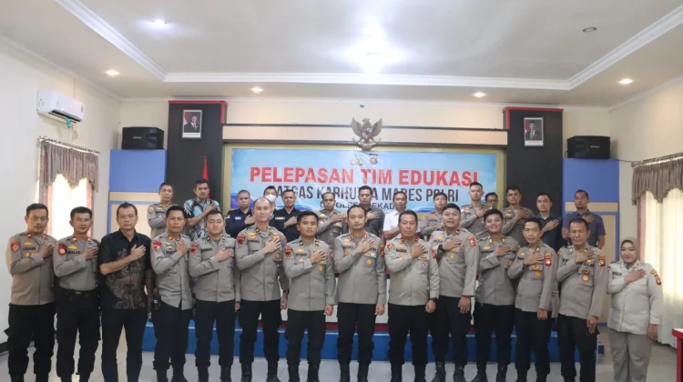Kapolres Sekadau Lakukan Pelepasan Satgas Pencegahan Karhutla Lemdiklat Polri