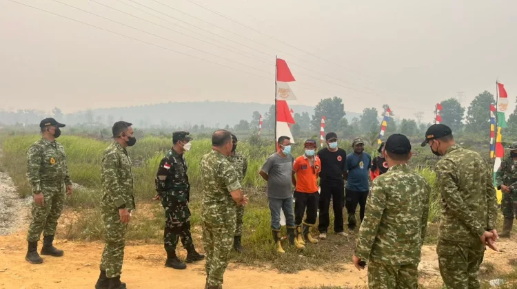 Danrem 121/Abw Tinjau Karhutla di Singkawang