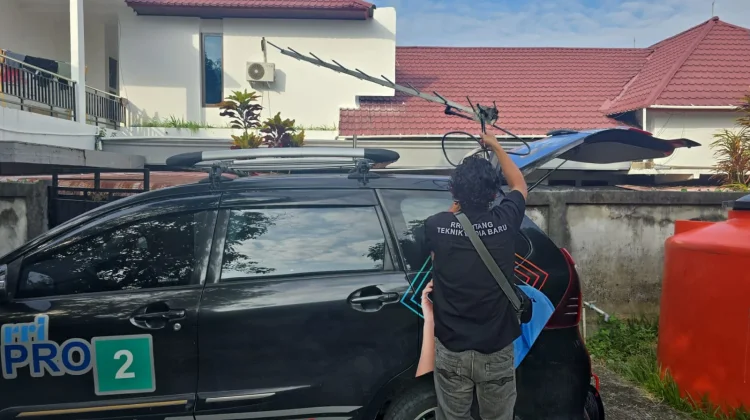 Teknisi Siaran RRI, Pahlawan di Balik Suara yang Menemani Indonesia
