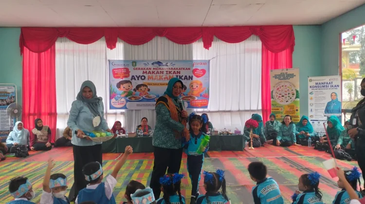 Ketua TP PKK Kalbar Monitoring Program PKK Sintang, Pentingnya Penguatan Karakter