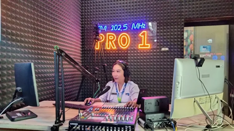 Usia 81 Tahun Radio Indonesia, Penyiar Tetap Jadi Suara di tengah Perubahan Zaman