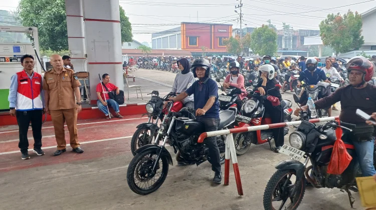 Pemkab Sintang Pastikan Pertalite Bersubsidi Tepat Sasaran