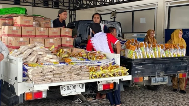 TP PKK Kalbar di Melawi Jual Paket Pangan Murah