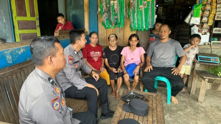 Cegah Karhutla,Satbinmas Polres Sekadau Sambangi Warga Tapang Perodah