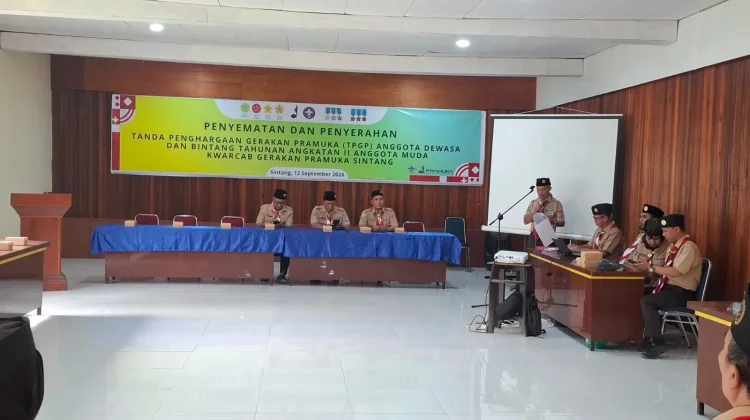 Puluhan Anggota Kwartir Cabang Gerakan Pramuka Sintang Mendapatkan Penghargaan