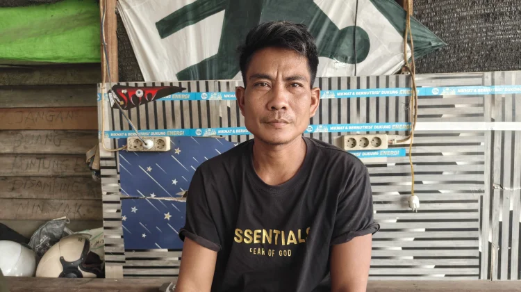 Antrean Panjang BBM, Harga Pertalite Eceran di Sintang Tembus 17 Ribu