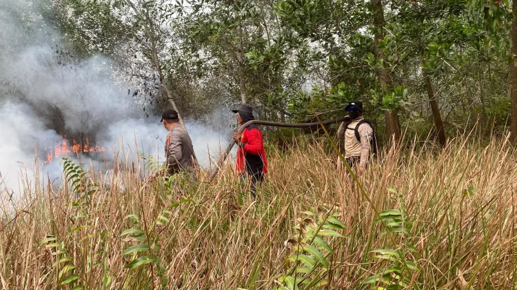Polsek Sintang Kota Siagakan Personel Tangani Karhutla