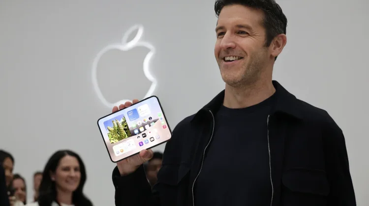 Debut CEO John Ternus, Apple Resmi Luncurkan iPhone 18 Pro dan Inovasi 'iPhone Duo'