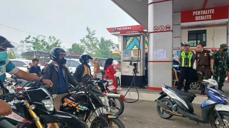 Pemkab Sintang Awasi Penyaluran BBM di SPBU