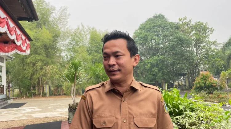 Ekskavator Kecil Kelola Lahan Pertanian Hindari Karhutla