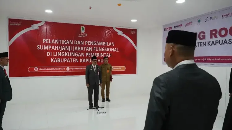 Sekda Kapuas Hulu Lantik Tiga ASN dalam Jabatan Fungsional