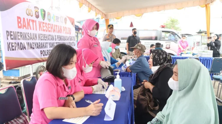 Warga Sekadau Dapatkan Pelayanan Kesehatan Gratis