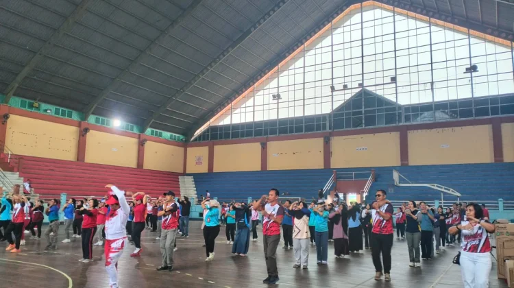 Senam Bersama Meriahkan HAORNAS di Sintang
