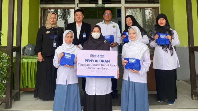 YBMBRILiaN Salurkan Bantuan Tanggap Darurat Kabut Asap untuk MAN 1 Sintang