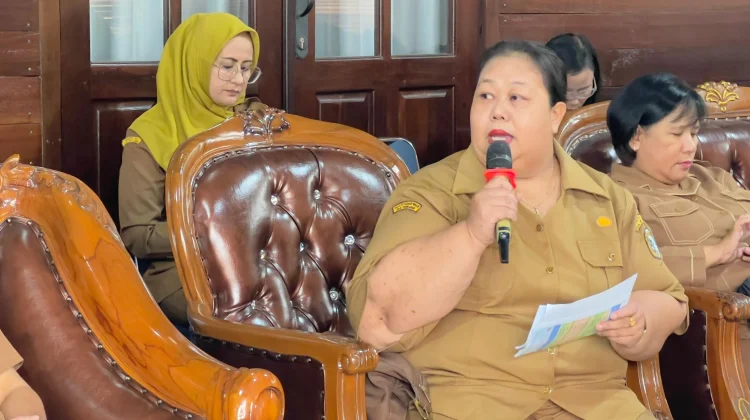 Dampak Kemarau Panjang,Pemkab Sintang Salurkan Bantuan Beras dan Minyak Goreng