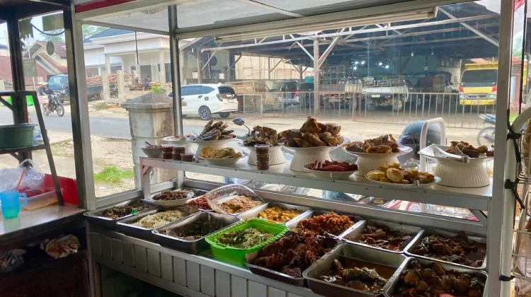 Pelaku Usaha Kuliner Sintang Keluhkan Harga Bahan Masakan Melonjak