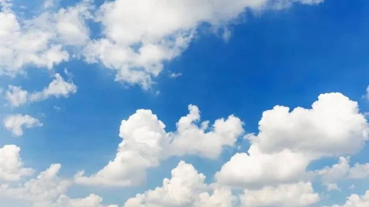 Fakta Unik di Balik Warna Biru yang Kita Lihat di Langit