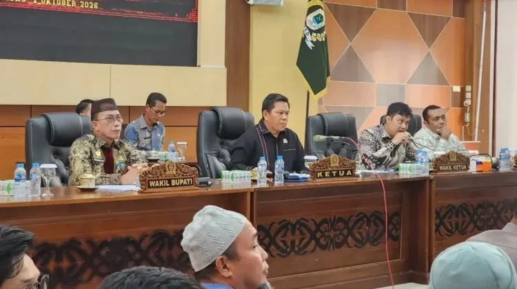 Pemkab Kapuas Hulu dan DPRD Bahas Persoalan Distribusi BBM