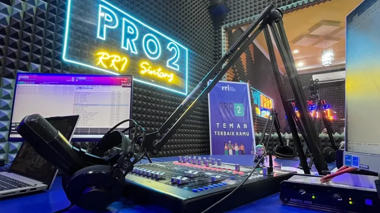 Sistem Teknik yang Bekerja di Balik Radio