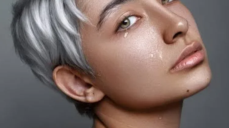 Rambut Silver Naik Kelas, Uban Kini Jadi Gaya