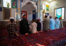 Tips Mengajarkan Anak Berpuasa Saat Ramadan