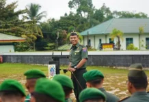 Danrem 121/Abw Berikan Jam Komandan pada Prajurit