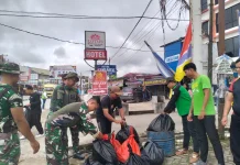 Warga Sintang Peringati Hari Peduli Sampah Nasional