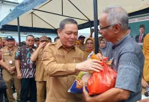 Seribu Paket OP 50 ribuan  Ludes Diserbu Warga
