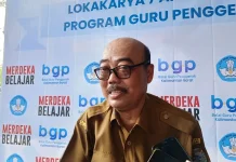 Sekda Sintang Ajak Warga Pemanfaatan Pekarangan Rumah untuk Berkebun