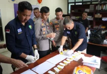 PJU Polres Sekadau di Tes Urin
