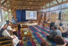 Sekolah Budaya Kain Pantang Wadah Regenerasi Penenun di Sintang