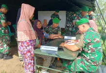 Warga Apresiasi Terhadap Pengobatan Gratis TMMD ke-127 Kodim 1205/Sintang