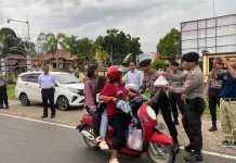 HUT Korp Sabhara, Polres Melawi Berbagi Takjil