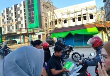 Nusantara Surya Sakti Sintang Bagikan Takjil