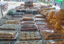 Menjelang Idul Fitri Lapak Kue Kering di Sintang Menjamur