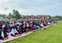 Salat Idulfitri di Lapangan Satria Kodim 1205 Sintang