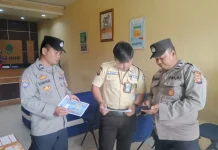 Sat Binmas Polres Melawi Sosialisasikan Call Center 110 kepada Masyarakat
