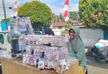 Aksesories Kerajinan Tangan Warga Sintang Ramai Peminat