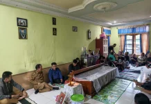 Bupati Sintang Kunjungi Rumah Duka Korban Damri