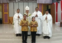 Bupati Sintang Gelar Misa Kenang 1 Tahun Wafatnya Ibunda Yohana Rumpa