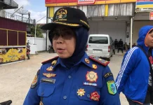 DLH Sintang Tertibkan Pembuangan Sampah di Sekitar Puskesmas