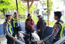 Polisi Sekadau Tilang Pengendara Knalpot Brong