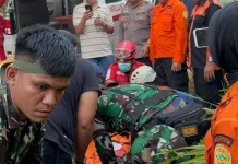 Tim SAR Evakuasi Korban Helikopter yang Jatuh di Sekadau ke Pontianak
