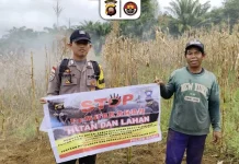 Bhabinkamtibmas Polsek Badau Gencarkan Sosialisasi Pencegahan Karhutla