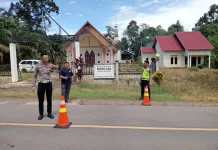 Polres Sekadau Serahkan Traffic Cone