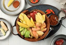 Rujak Buah, Sajian Sehat dengan Nilai Budaya