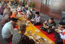 Saprahan Jadi Simbol Kebersamaan pada Hari Jadi Kota Sintang ke-664