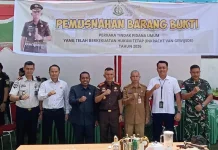 Kejari Kapuas Hulu Musnahkan Barang Bukti 40 Perkara Inkracht